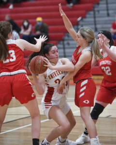 Simpson, Weaver lead the way for University  in 47-39 comeback semifinals win over Bridgeport